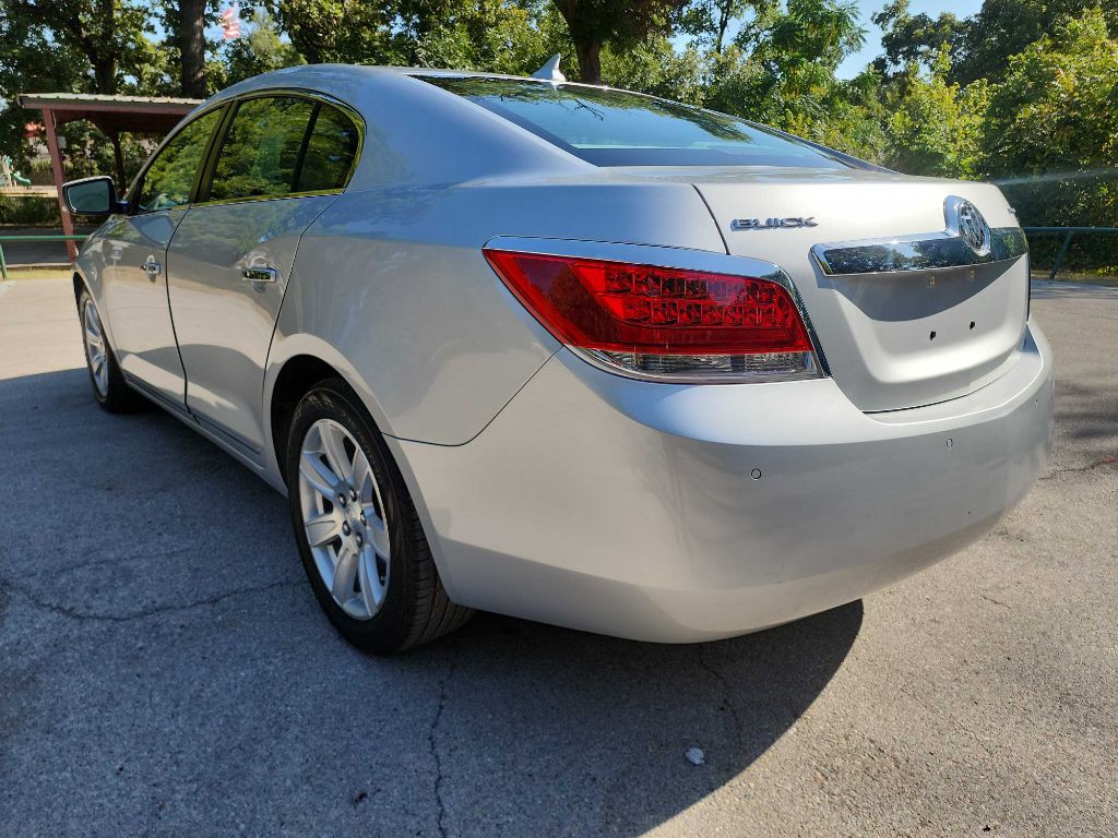 2010 Buick Lacrosse Image 5
