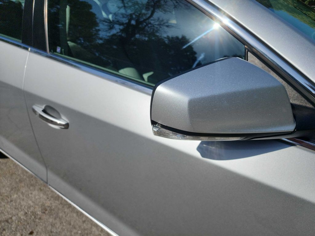 2010 Buick Lacrosse Image 8