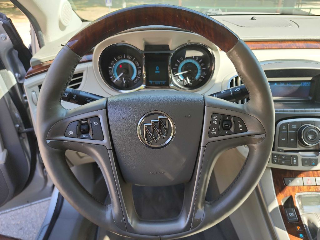 2010 Buick Lacrosse Image 14