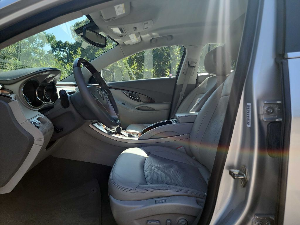 2010 Buick Lacrosse Image 16