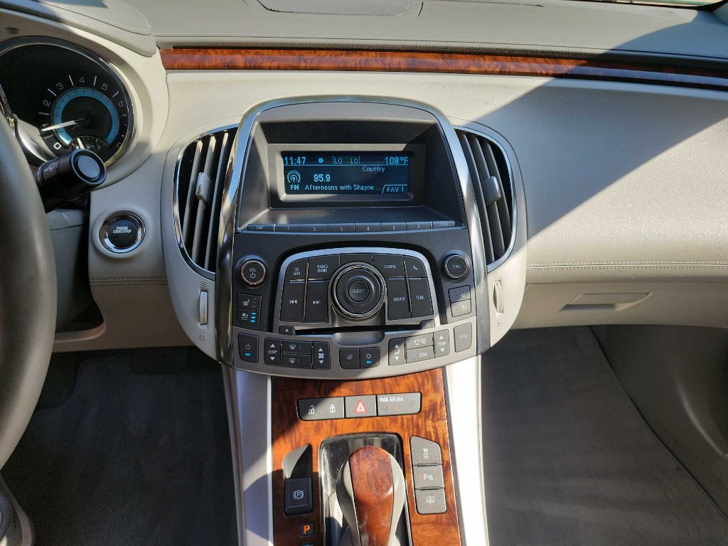 2010 Buick Lacrosse Image 18