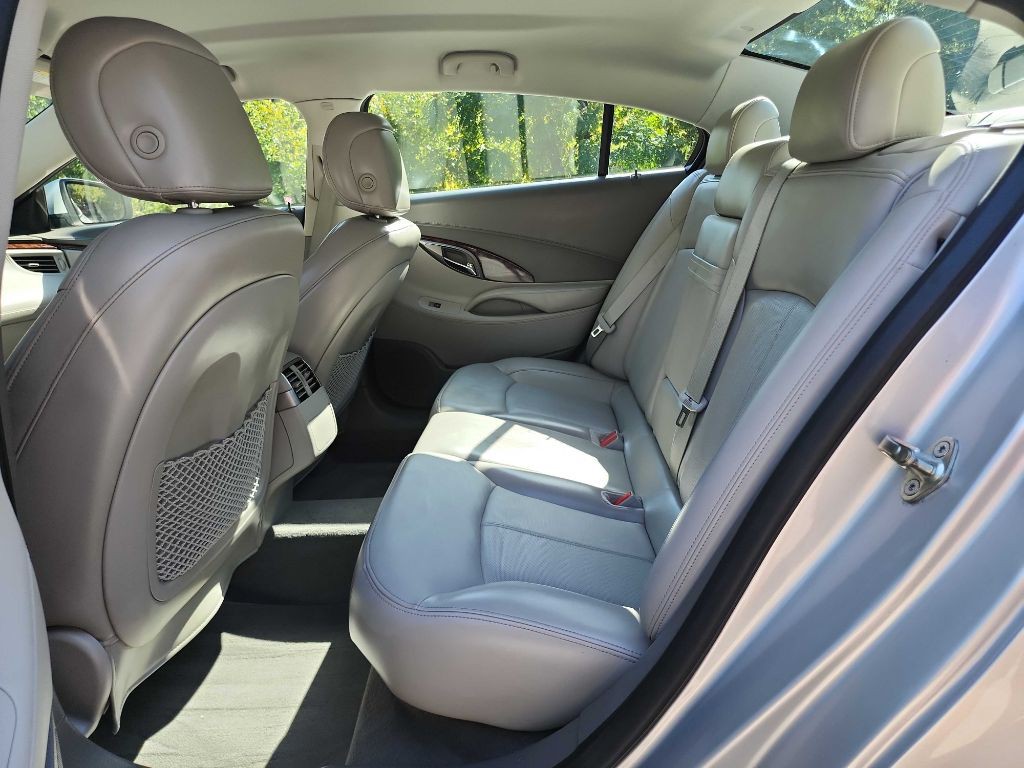 2010 Buick Lacrosse Image 23