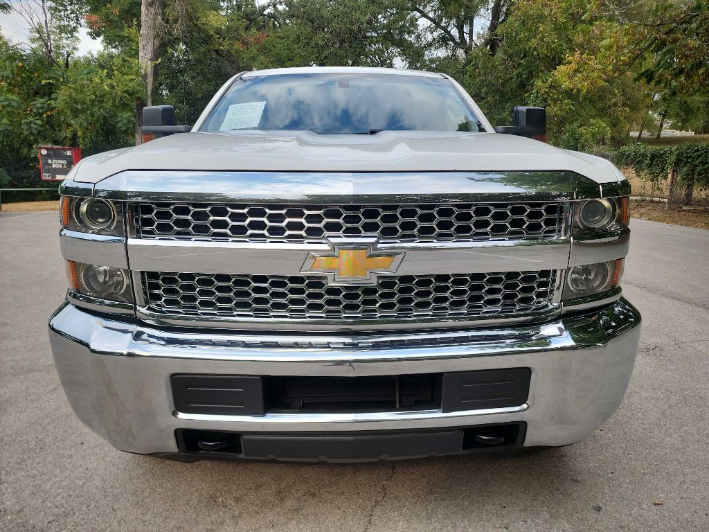 2019 Chevrolet Silverado 1500 Image 2