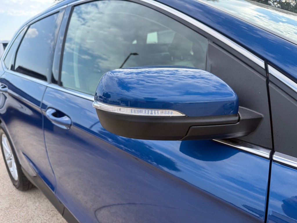 2020 Ford Edge Image 9