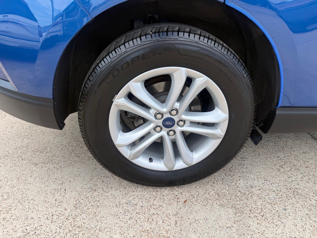 2020 Ford Edge Image 11