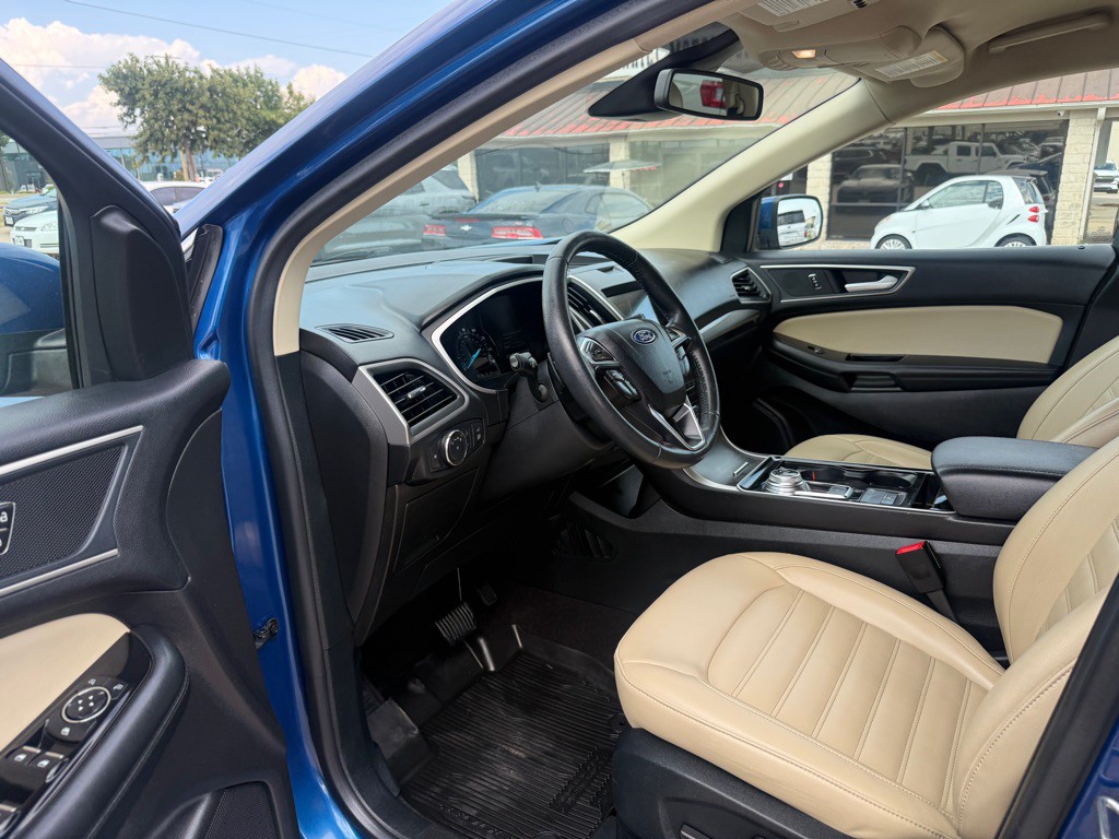 2020 Ford Edge Image 12