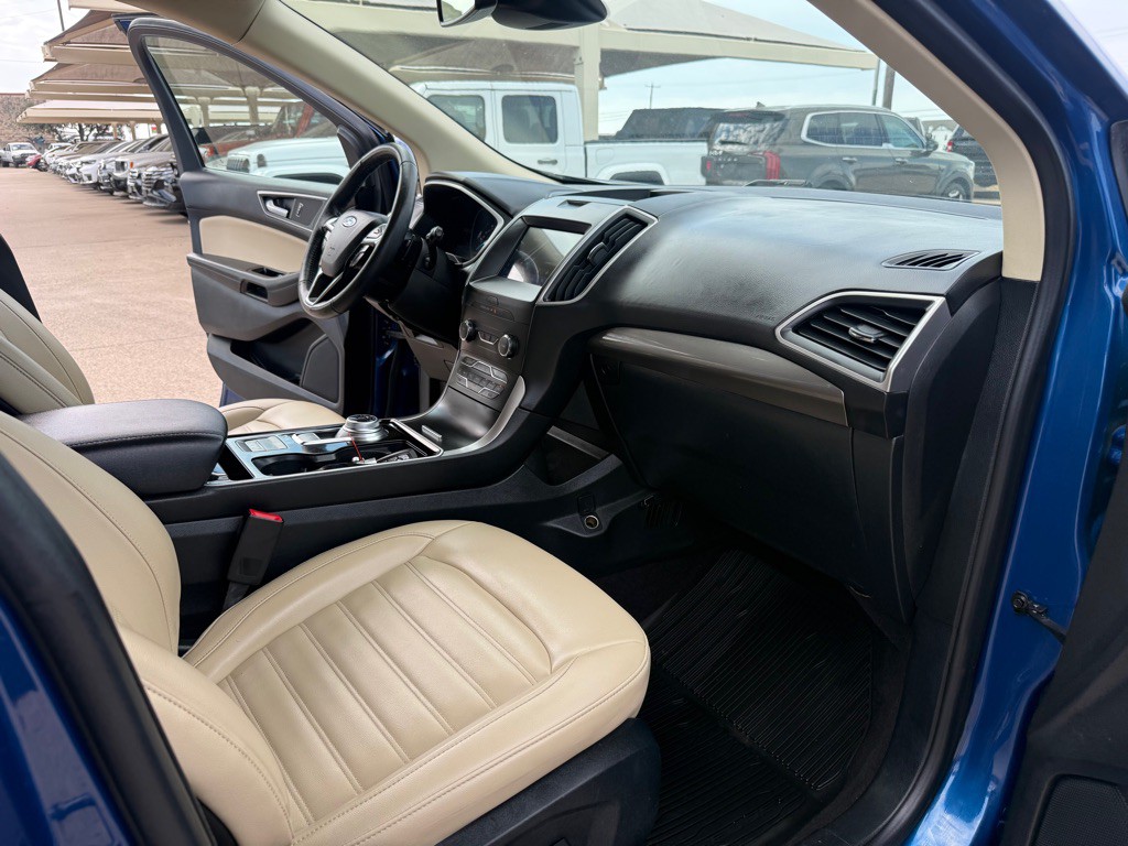 2020 Ford Edge Image 14