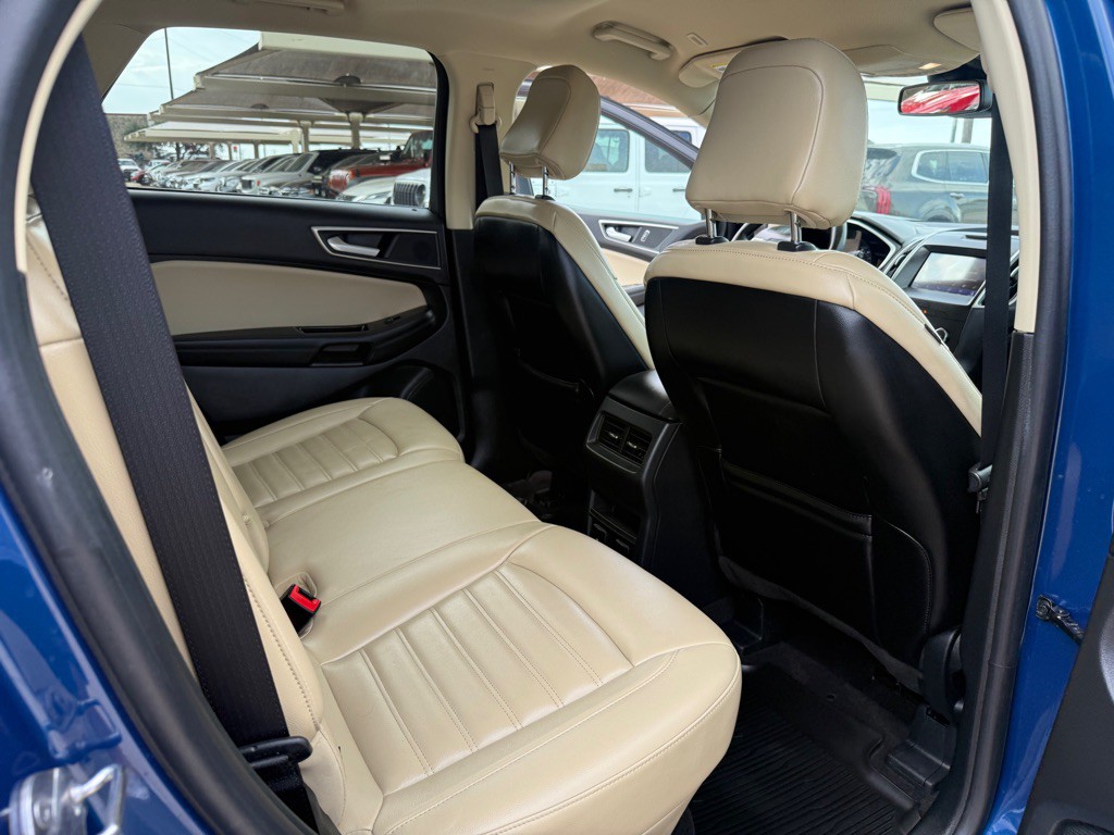 2020 Ford Edge Image 15