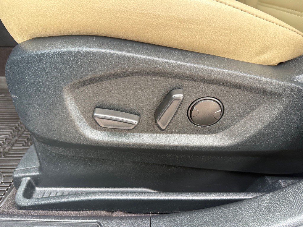2020 Ford Edge Image 17