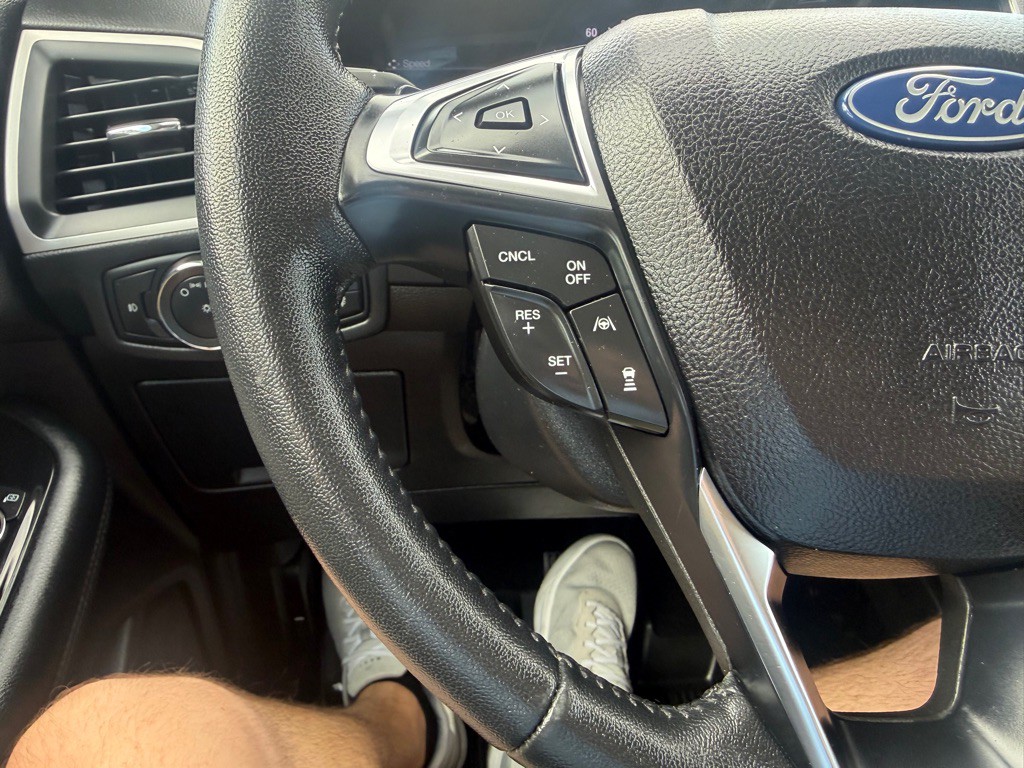 2020 Ford Edge Image 23