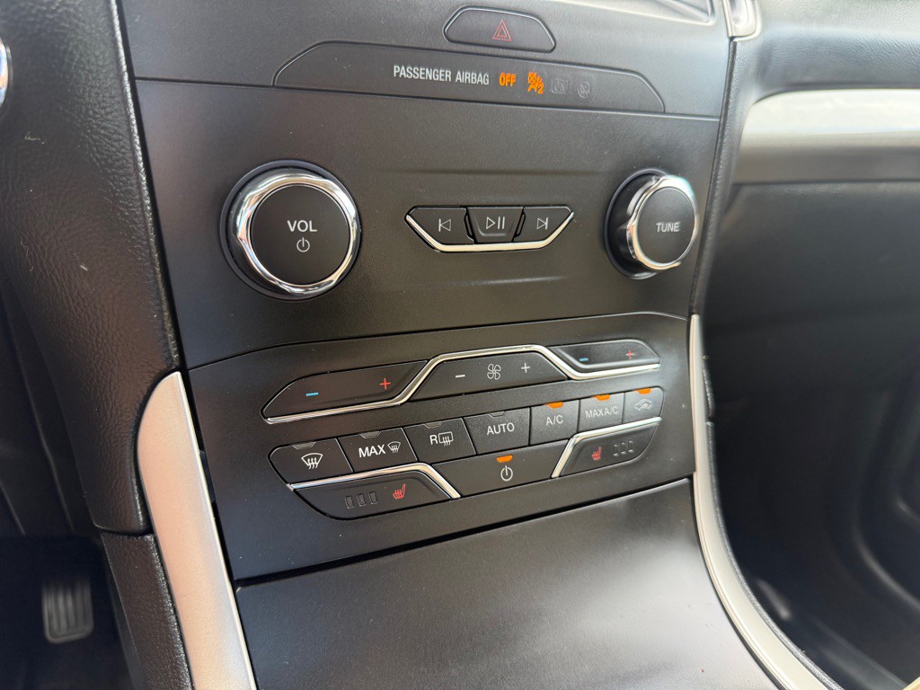 2020 Ford Edge Image 27