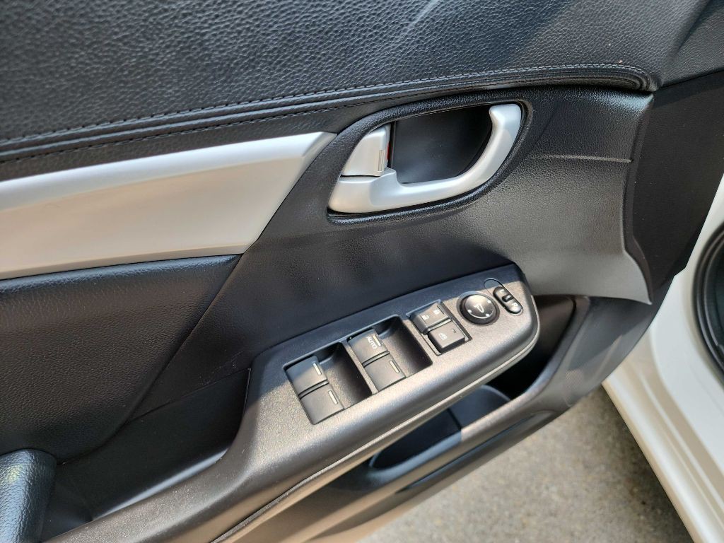 2015 Honda Civic Image 13