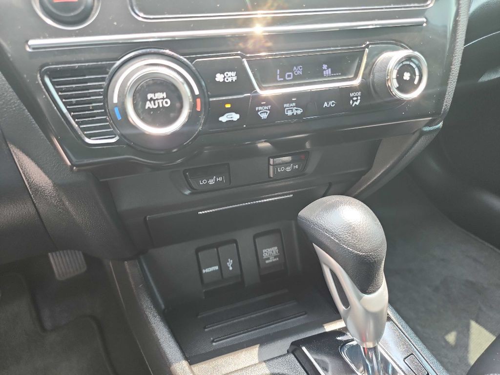 2015 Honda Civic Image 25