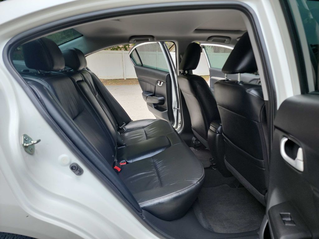 2015 Honda Civic Image 33