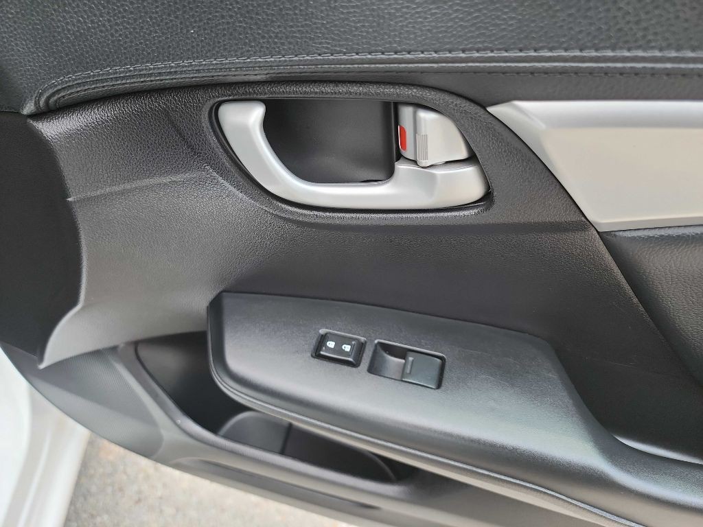 2015 Honda Civic Image 35