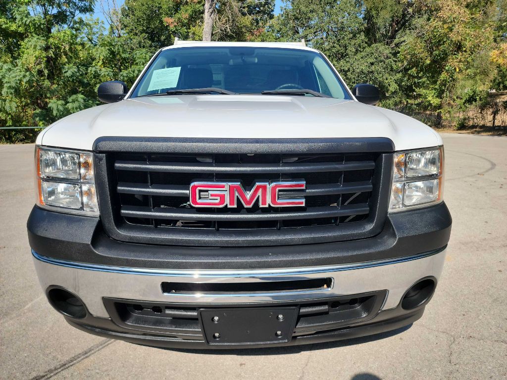 2013 GMC Sierra Image 2