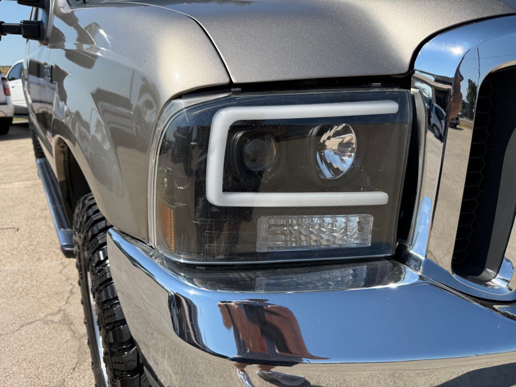 2004 Ford F-350 Image 11