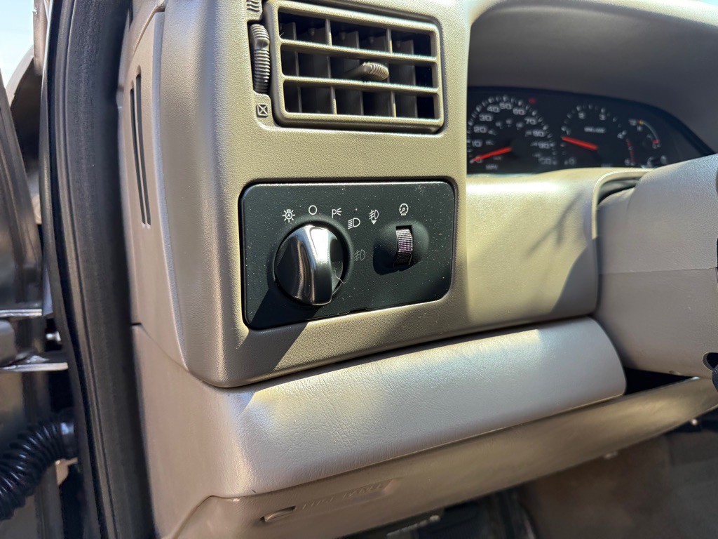 2004 Ford F-350 Image 16