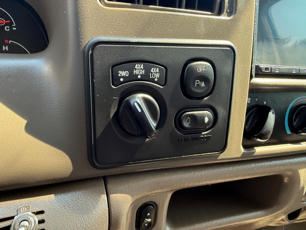 2004 Ford F-350 Image 26