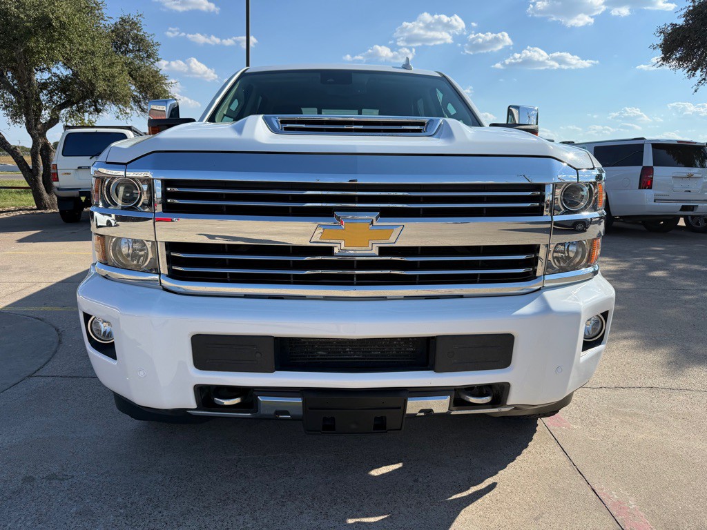 2017 Chevrolet Silverado 1500 Image 2
