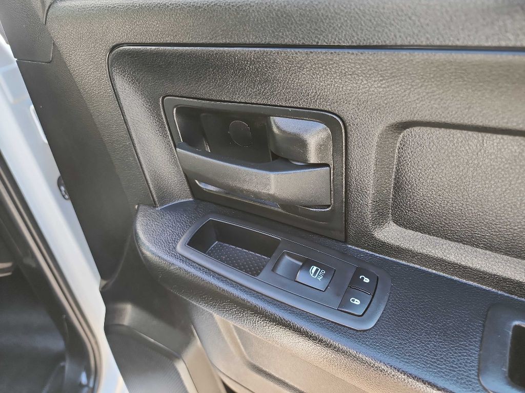 2023 RAM 1500 Image 33