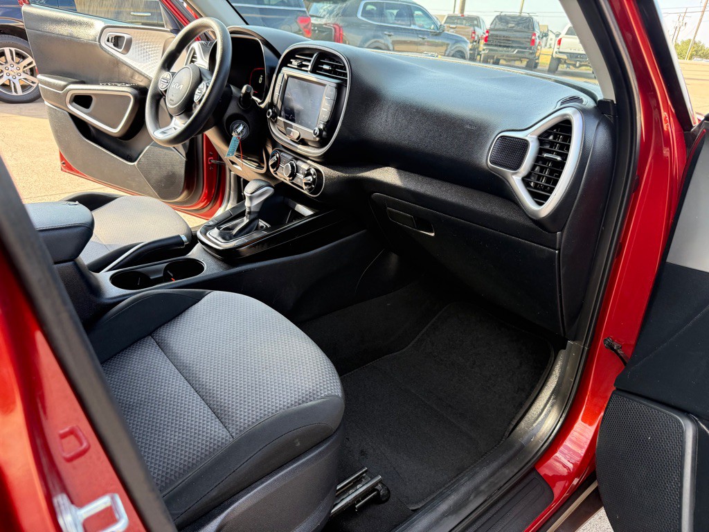 2023 Kia Soul Image 14