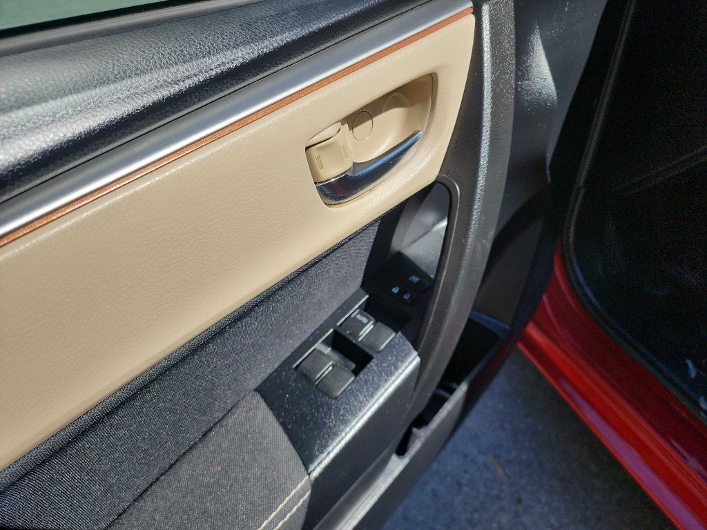 2016 Toyota Corolla Image 14