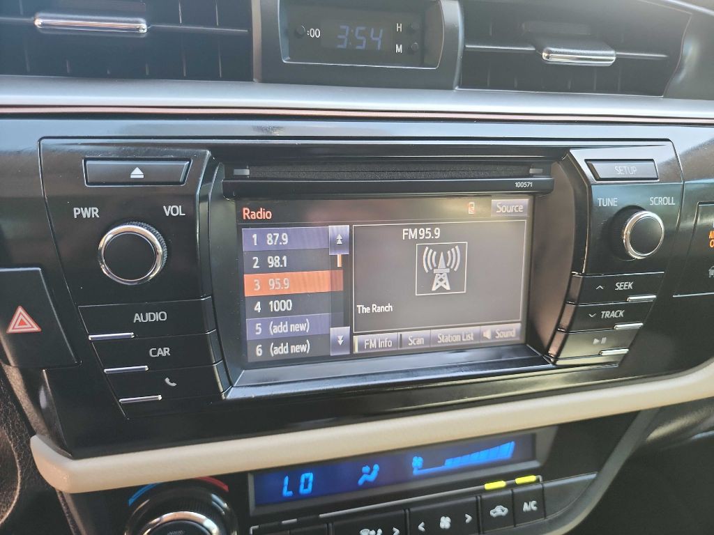2016 Toyota Corolla Image 20