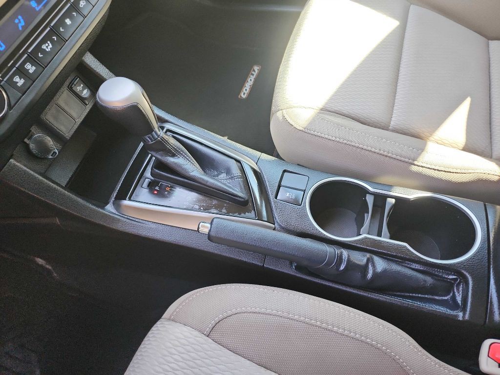 2016 Toyota Corolla Image 22