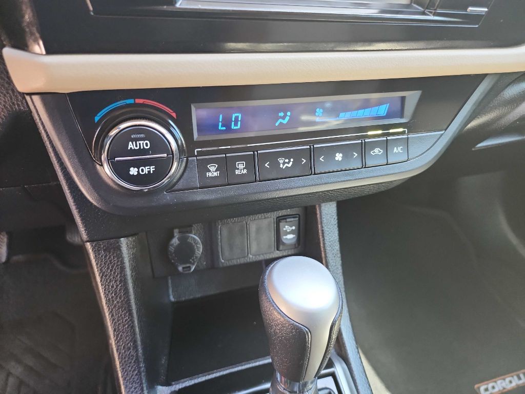 2016 Toyota Corolla Image 23