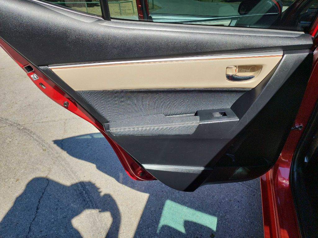 2016 Toyota Corolla Image 24