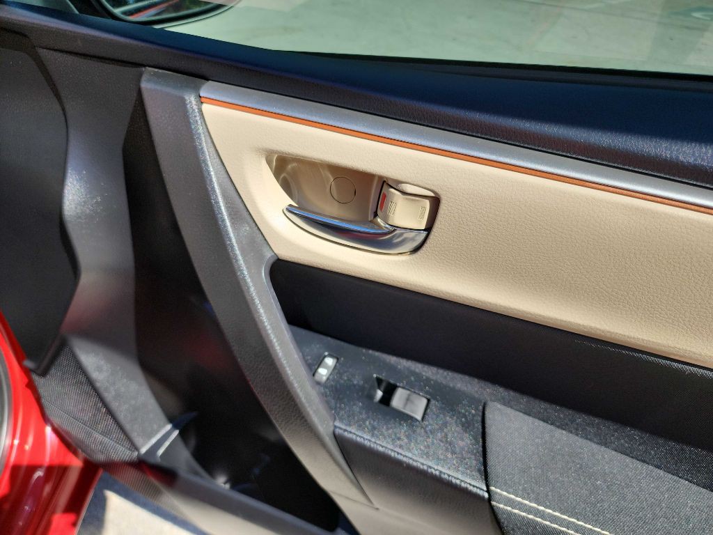 2016 Toyota Corolla Image 28