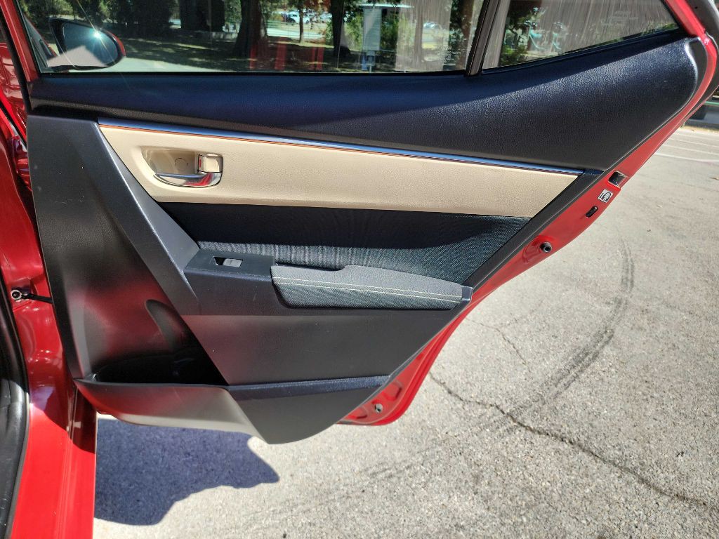 2016 Toyota Corolla Image 29