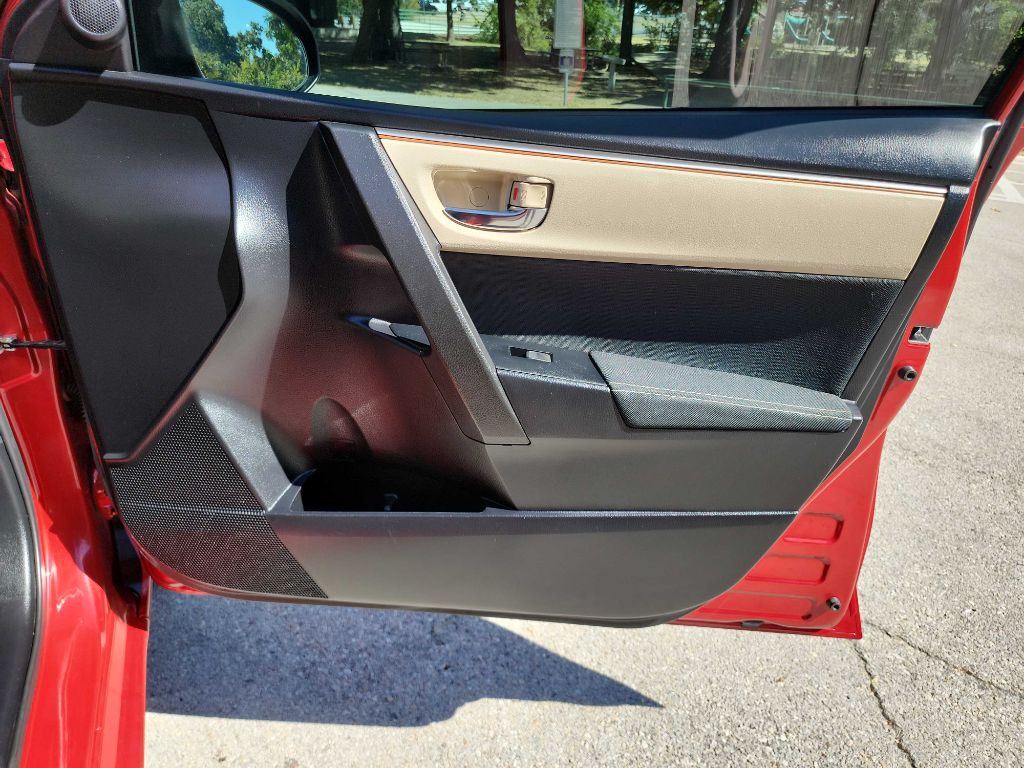 2016 Toyota Corolla Image 30
