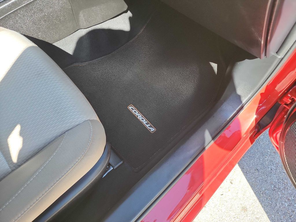 2016 Toyota Corolla Image 32