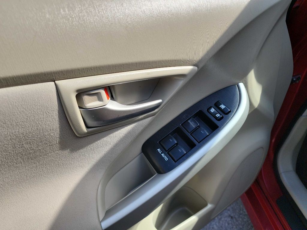 2012 Toyota Prius Image 10