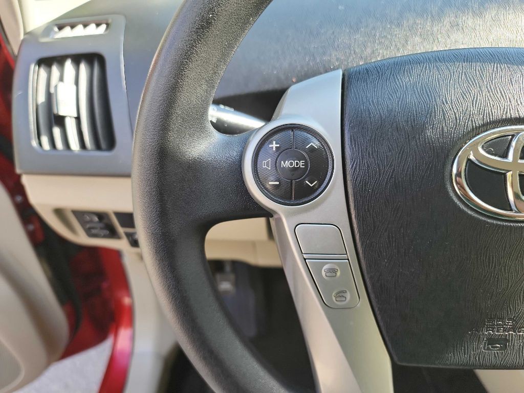 2012 Toyota Prius Image 16
