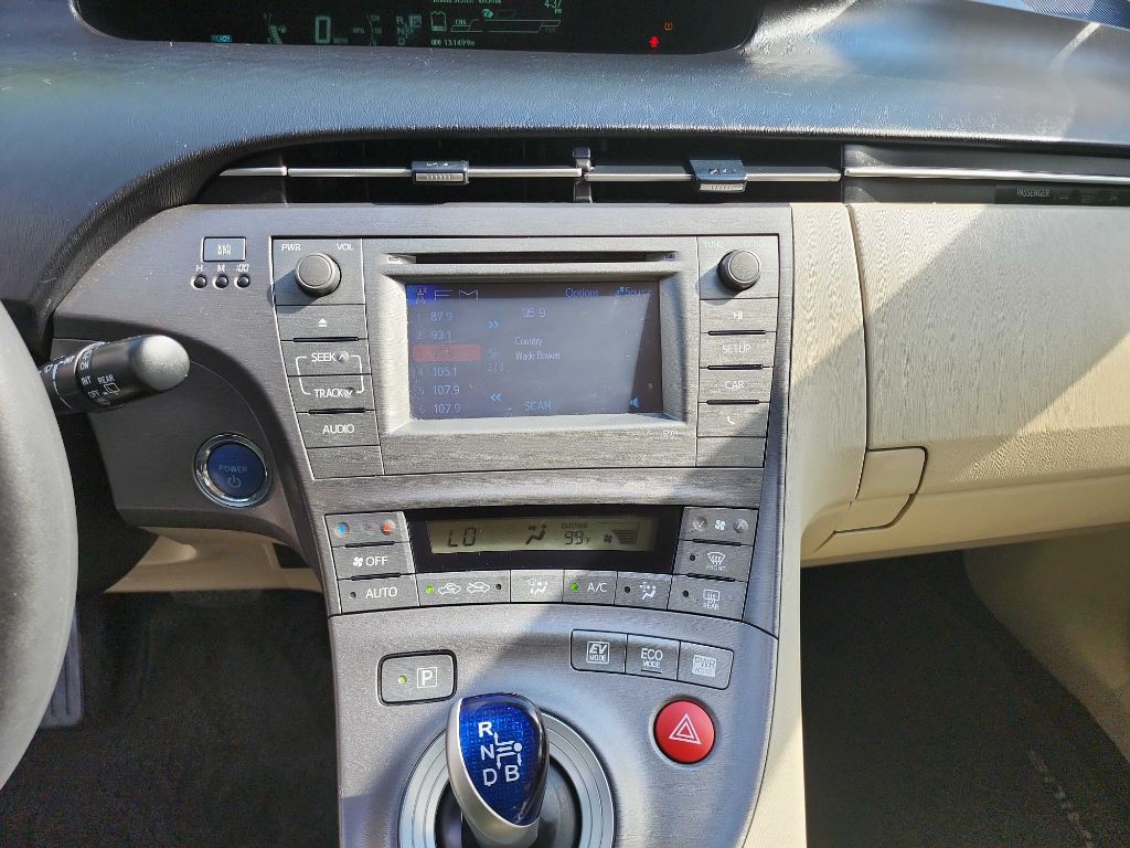 2012 Toyota Prius Image 18