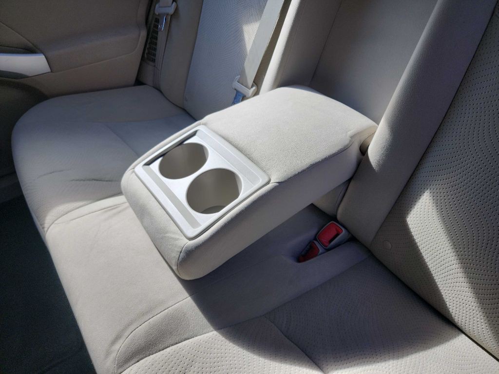 2012 Toyota Prius Image 28