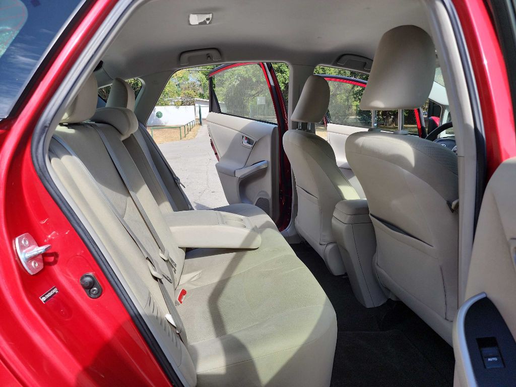2012 Toyota Prius Image 30