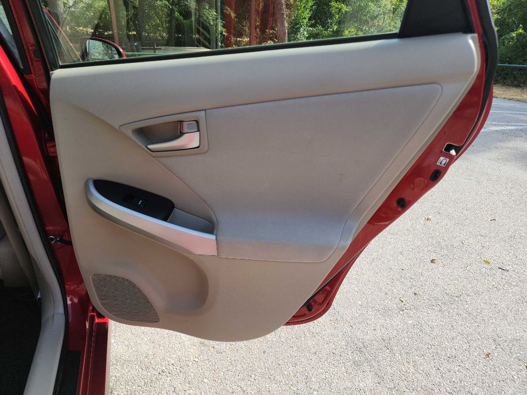 2012 Toyota Prius Image 31