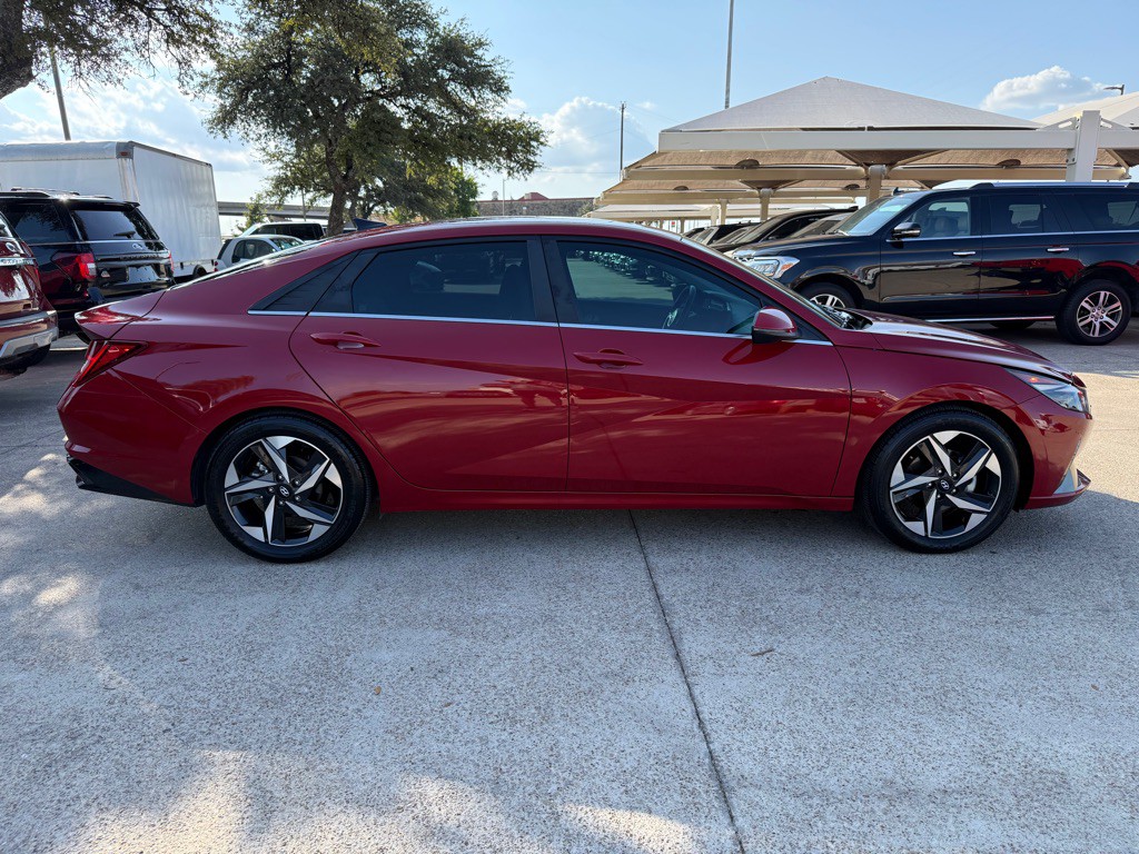 2023 Hyundai Elantra Image 8