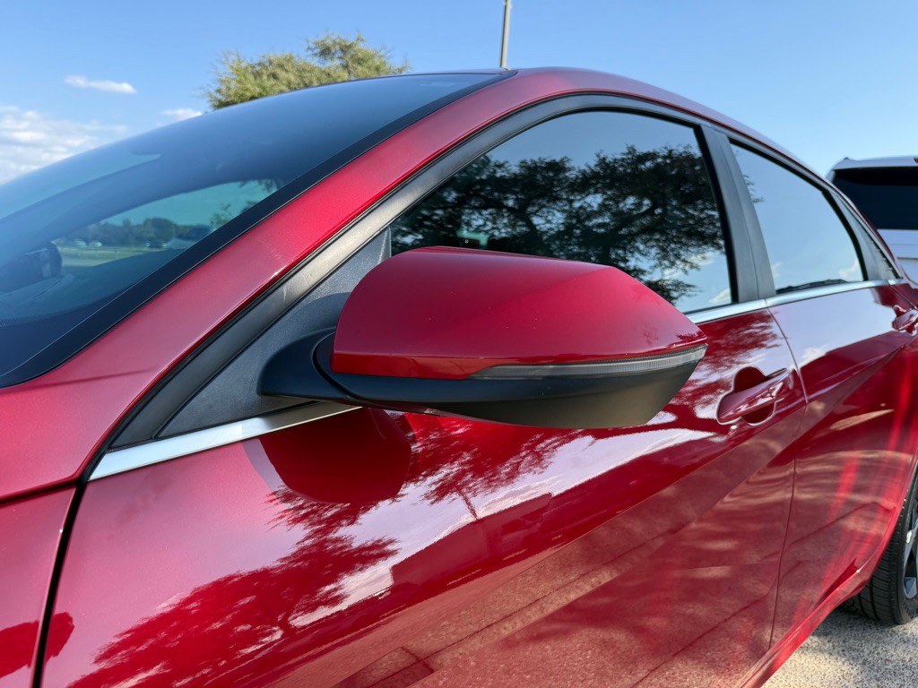 2023 Hyundai Elantra Image 11