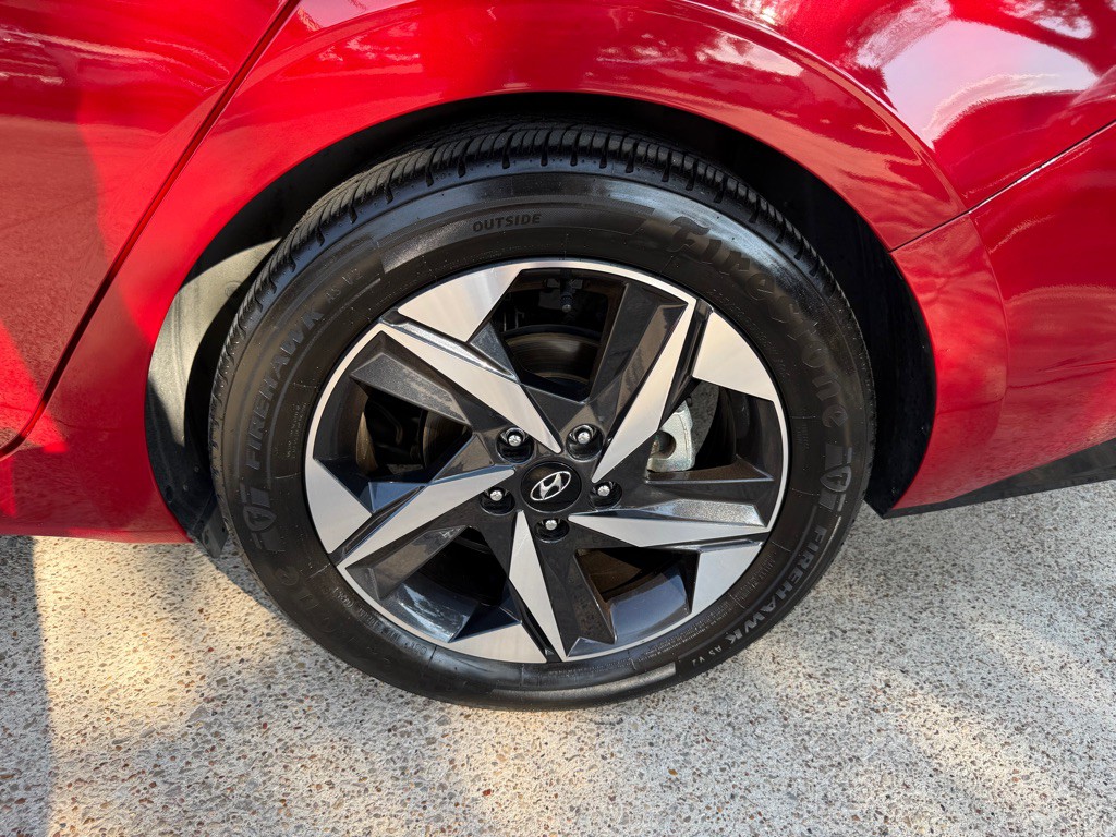 2023 Hyundai Elantra Image 12