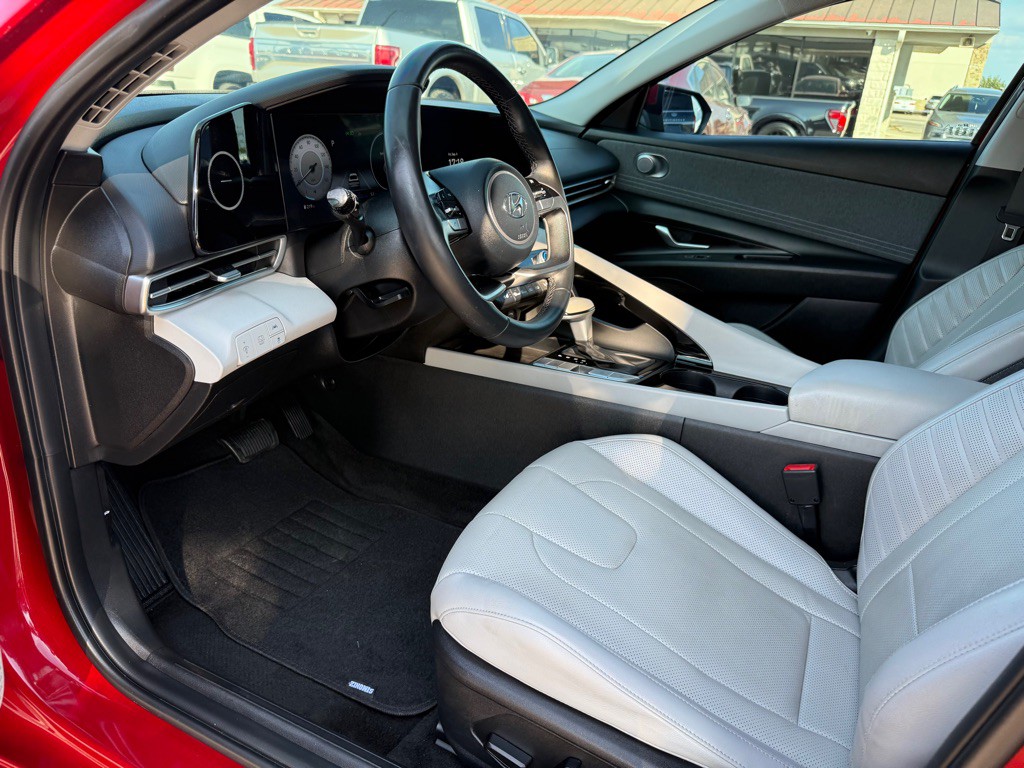 2023 Hyundai Elantra Image 13