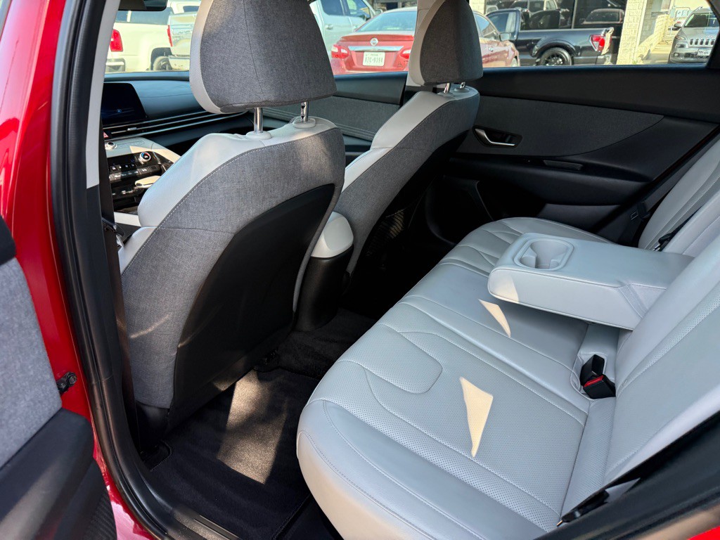 2023 Hyundai Elantra Image 14