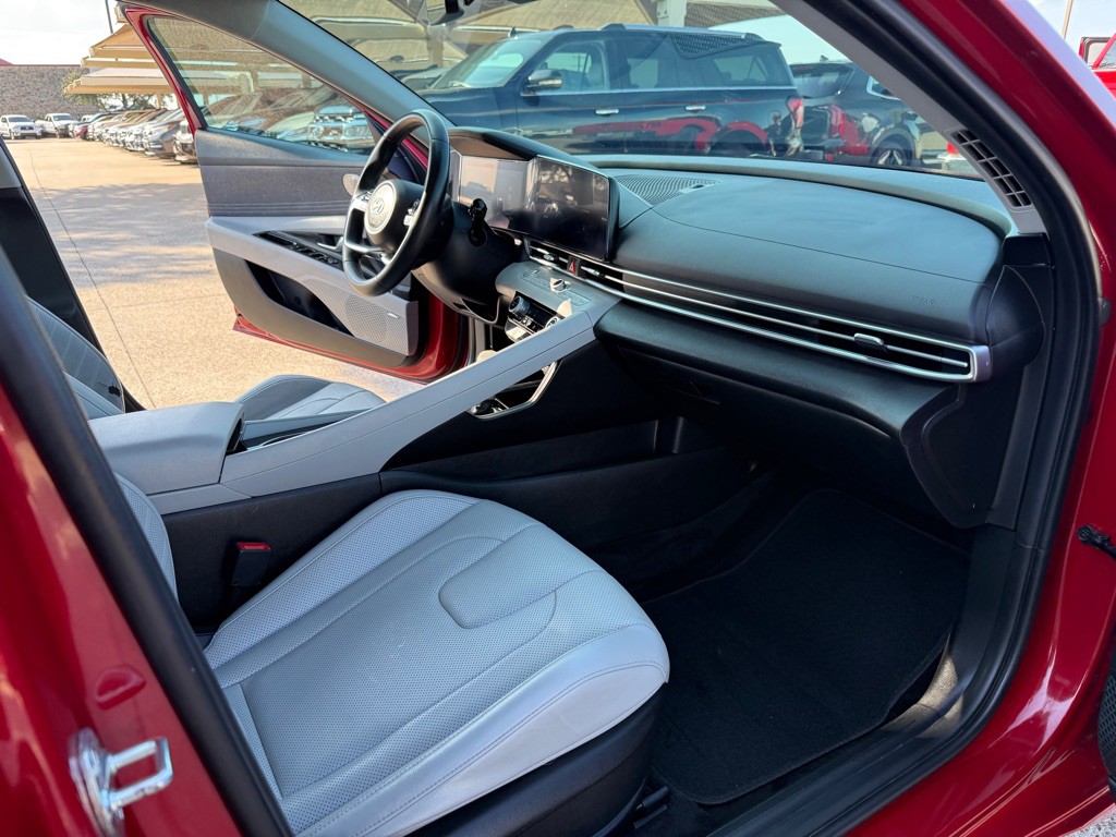 2023 Hyundai Elantra Image 15