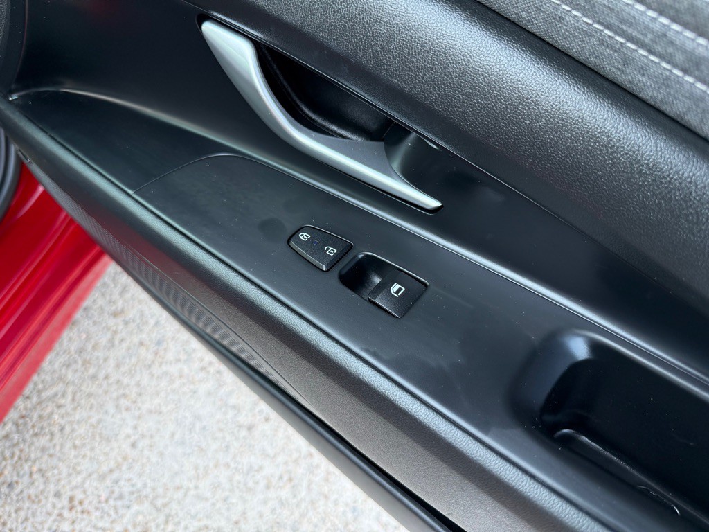 2023 Hyundai Elantra Image 24