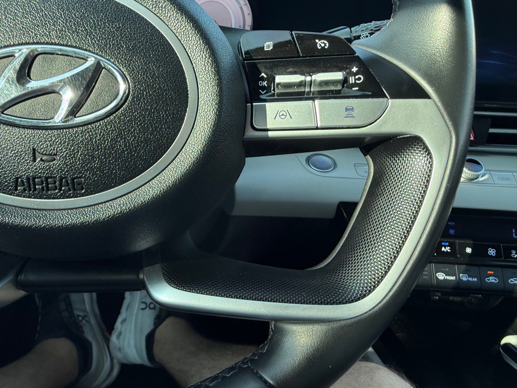 2023 Hyundai Elantra Image 28