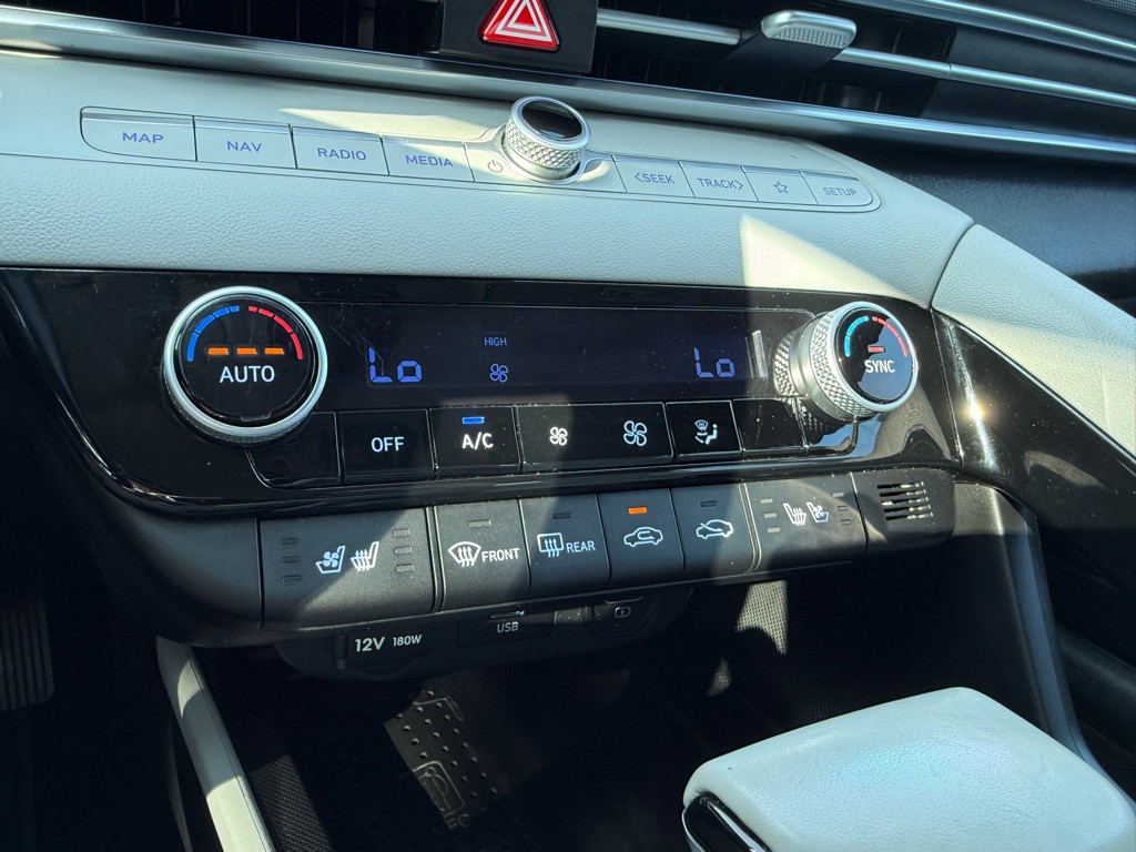 2023 Hyundai Elantra Image 30